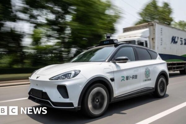 Uber і Lyft оголосили про плани випробувати китайські роботаксі у Великобританії в 2026 році