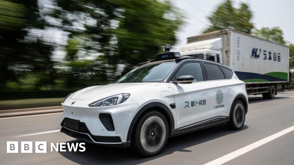 Uber і Lyft оголосили про плани випробувати китайські роботаксі у Великобританії в 2026 році