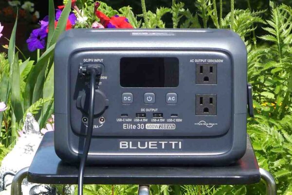 BLUETTI Elite 30 V2: компактна станція