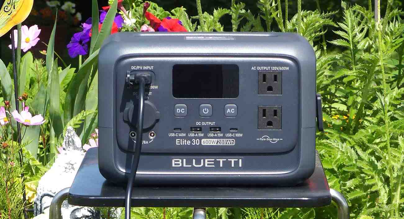 BLUETTI Elite 30 V2: компактна станція