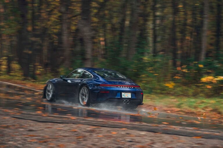 Тест Porsche 911 GT3 Touring 2025 року: сильний удар