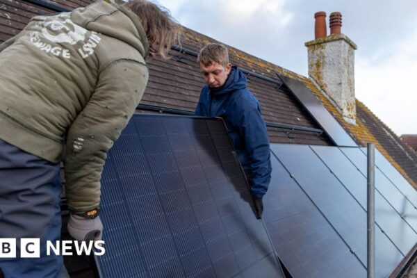 Британські будинки отримають 15 мільярдів фунтів стерлінгів на сонячні та екологічні технології, щоб скоротити рахунки за електроенергію