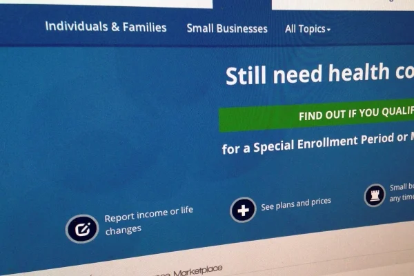 Витрати на медичне страхування зростають після закінчення терміну дії субсидій ACA
