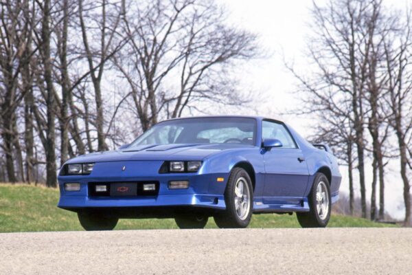 Тест Chevrolet Camaro Z28 1991 року: новий кузов, все інше старе