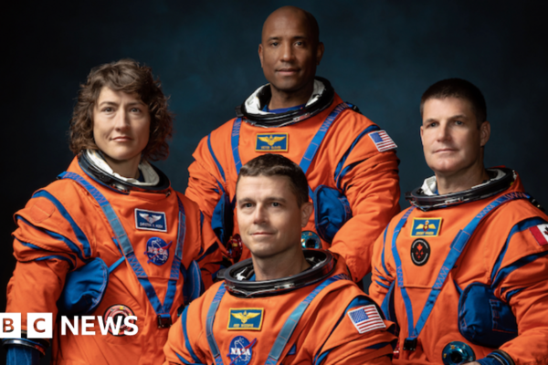 Коли запускається місія НАСА на Місяць і хто входить до складу екіпажу Артеміди II?