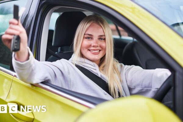 Початківцям водіїв, можливо, доведеться чекати шість місяців, перш ніж складати іспит