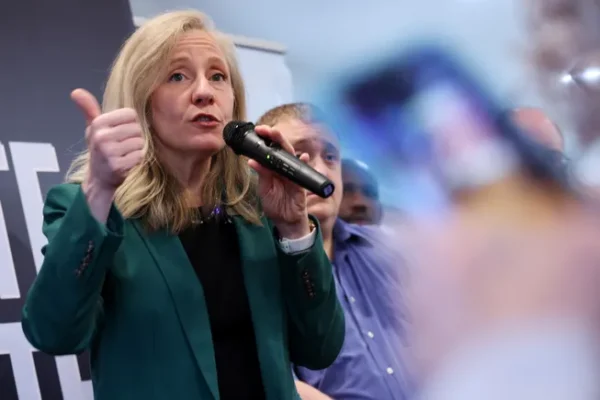 Сміливі демократи Вірджинії зосереджуються на чистій енергії та доступності