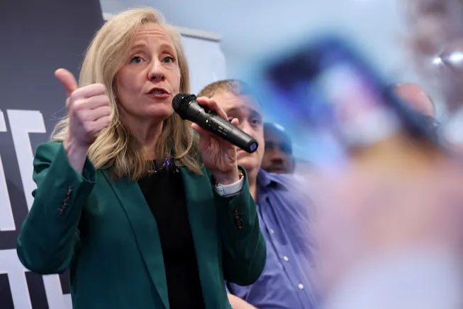 Сміливі демократи Вірджинії зосереджуються на чистій енергії та доступності