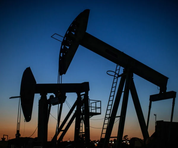 Ціни на нафту стабільні, оскільки протести Ірану зменшуються, імовірність нападу США знижується