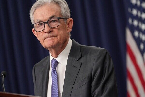 Голова ФРС Пауелл відвідає суперечку у Верховному суді щодо справи Кука