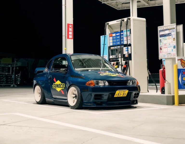 Цей мініатюрний Nissan Skyline R32 GT-R такий же чарівний, як і чудовий