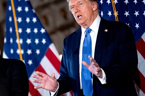 Трамп прогнозує 100 тисяч Dow до кінця президентства