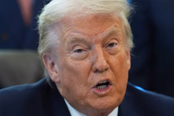 Видання Трампа: тарифи відродили економіку, кинули виклик експертам