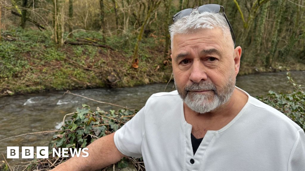 Вулицю, де мешканці бояться підтоплення, знести бульдозером