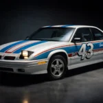 Рідкісний Pontiac Grand Prix 1992 року з підписами Річарда та Кайла Петті