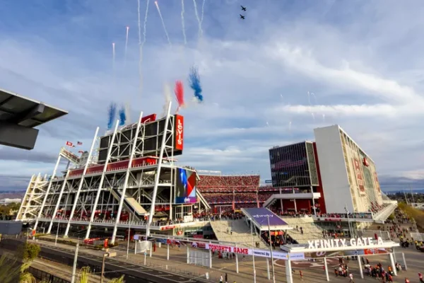 Стадіон Super Bowl демонструватиме цифрові вивіски наступного покоління та кібербезпеку