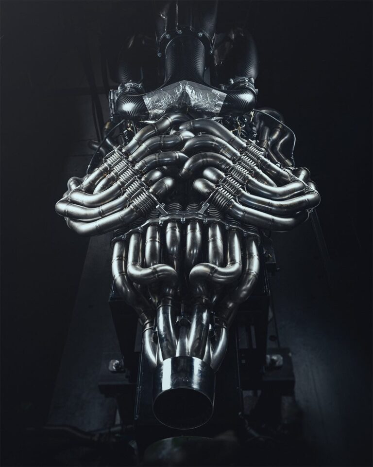 V-12 від Де Томазо може бути найдичнішим на вигляд двигуном, який ви коли-небудь бачили