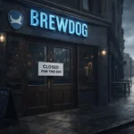 Закритий паб Brewdog із табличкою «Закрито на день» та порожніми вулицями, що символізує продаж бізнесу та корпоративні зміни
